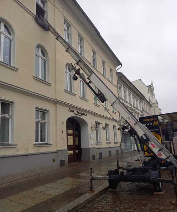 Möbellift in Lübeck für den Firmenumzug